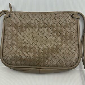 Vintage Neiman Marcus beige woven leather crossbody handbag